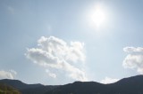 山の空・太陽と雲