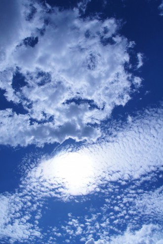 秋の空・うろこ雲（青強調）